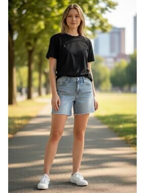 Seven7 Jean Shorts Size 6 Lightwash Distressed